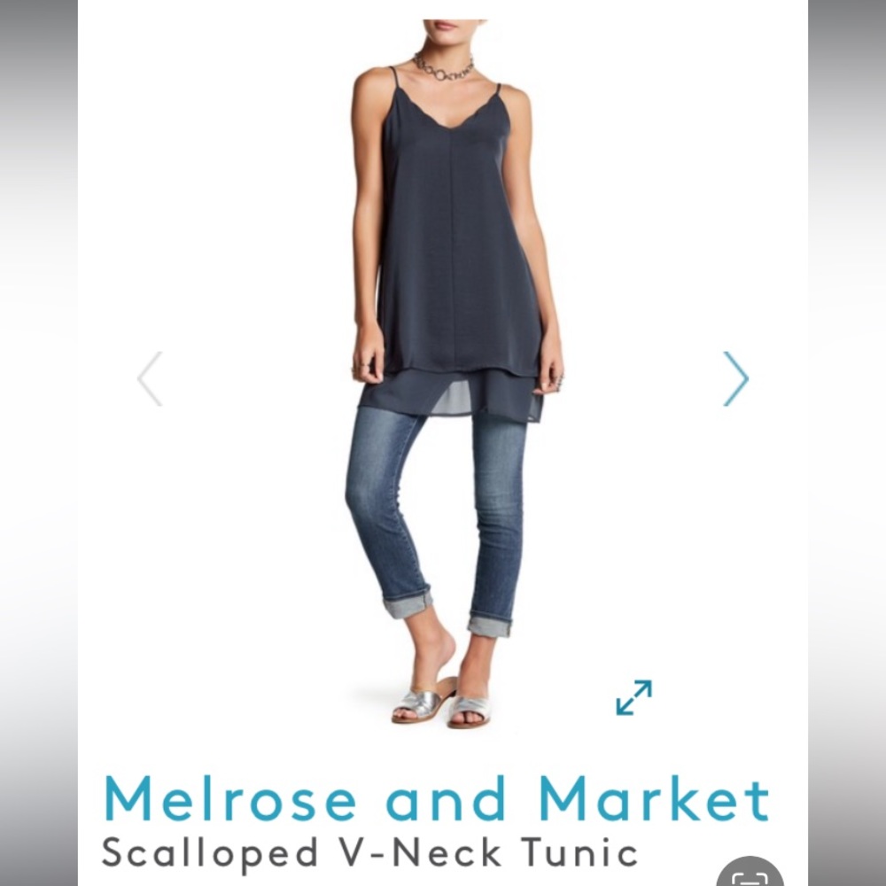Melrose and Market Scalloped V Neck Tunic